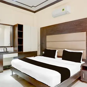 **** Hotel Aerotech Plaza India
